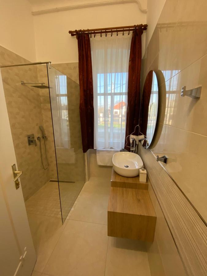 Hotel Kuria Vendeghaz Poroszló Exteriér fotografie