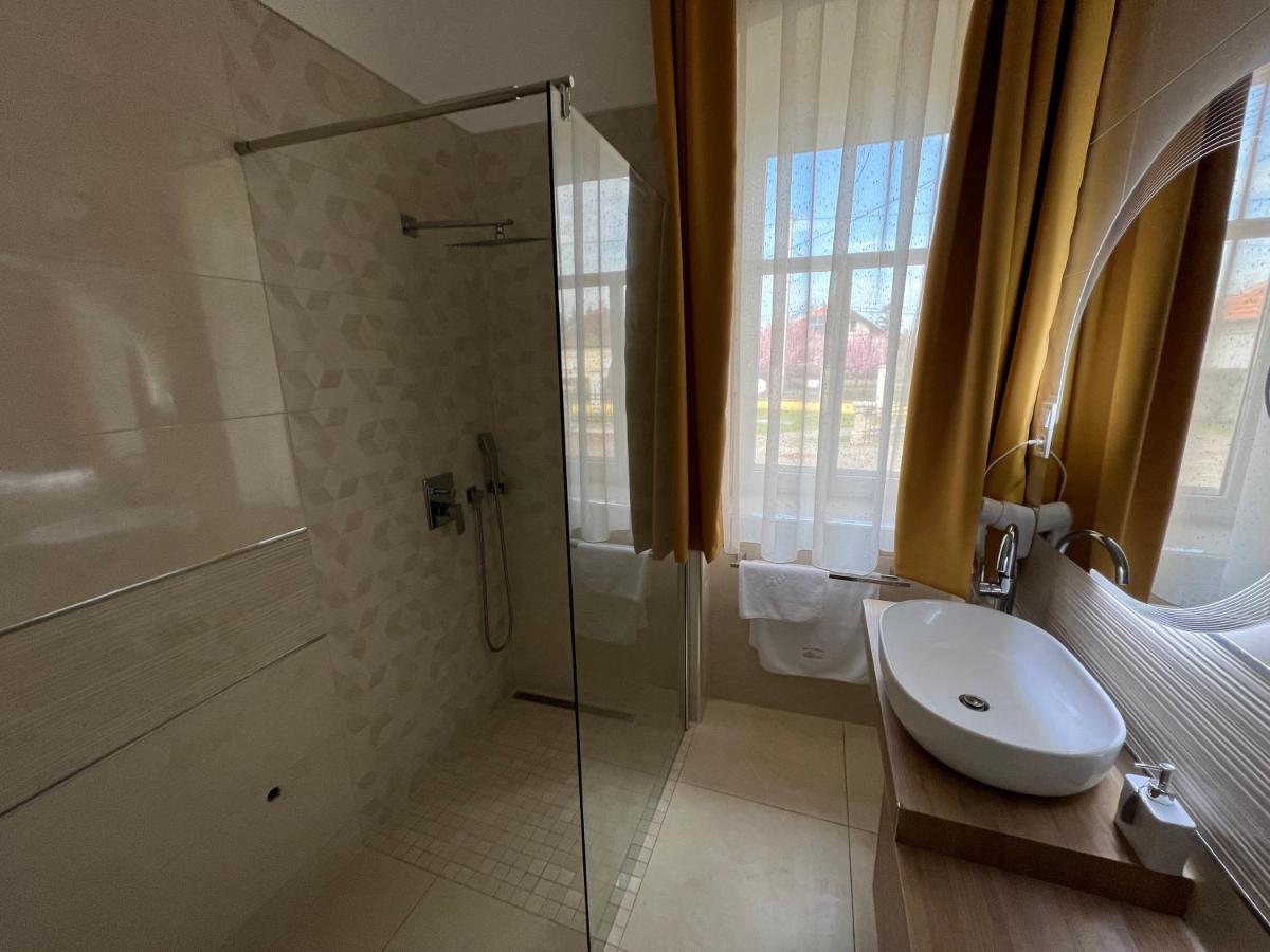 Hotel Kuria Vendeghaz Poroszló Exteriér fotografie